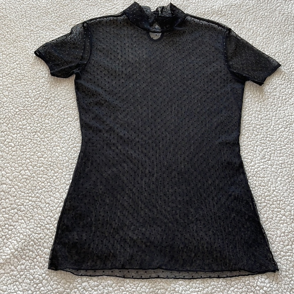 Polka dot mesh short sleeves blouse. Size: Large